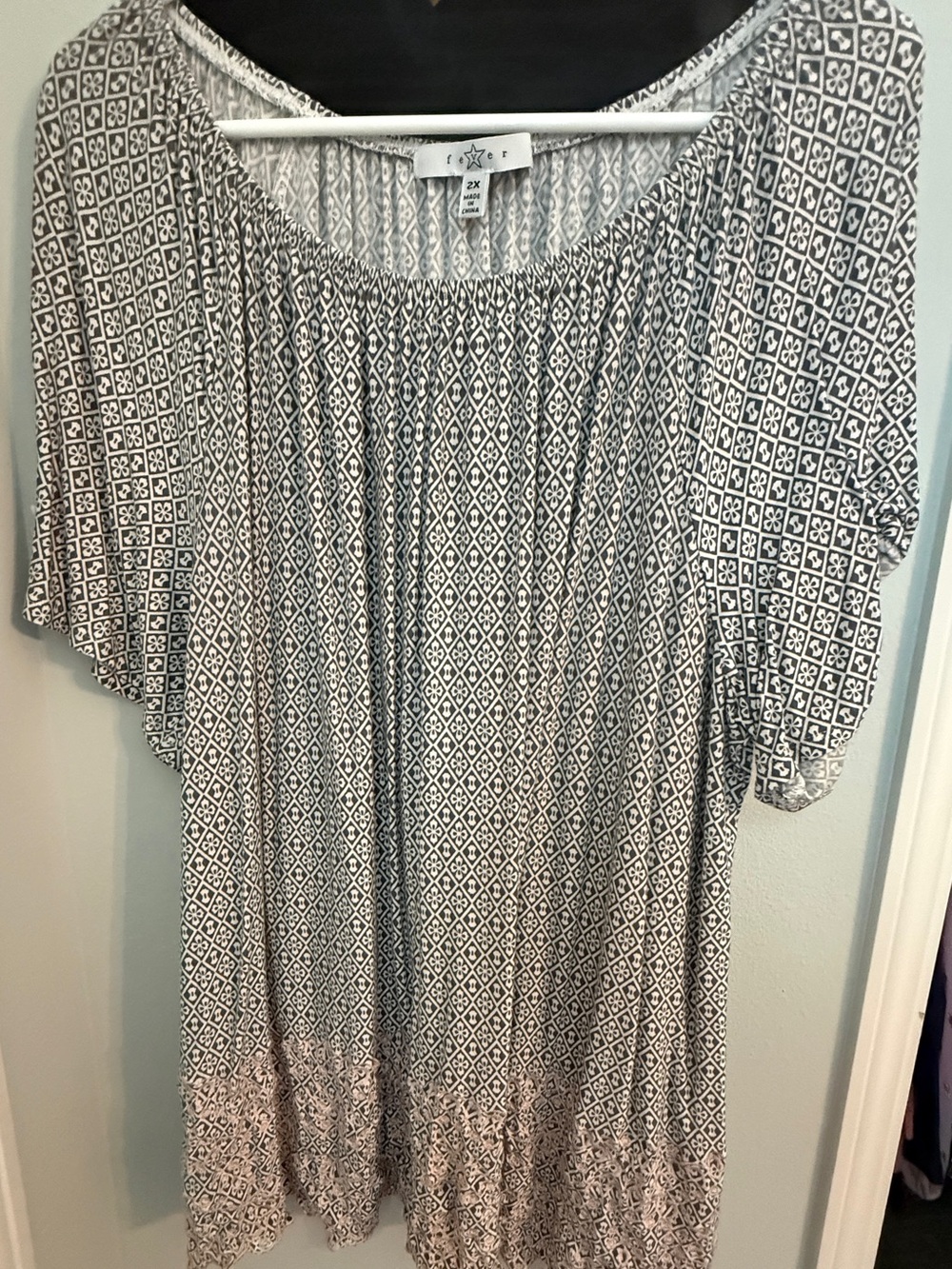Fever grey /black and White Geometric Peasant Tunic with pink at bottom. Beauty!